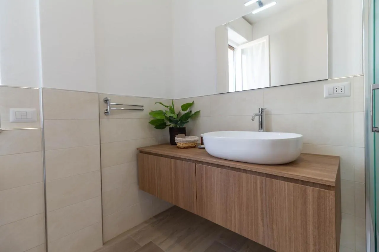 Mamma Ciccia Holiday Home - Casa Imperia Mandello del Lario Italie