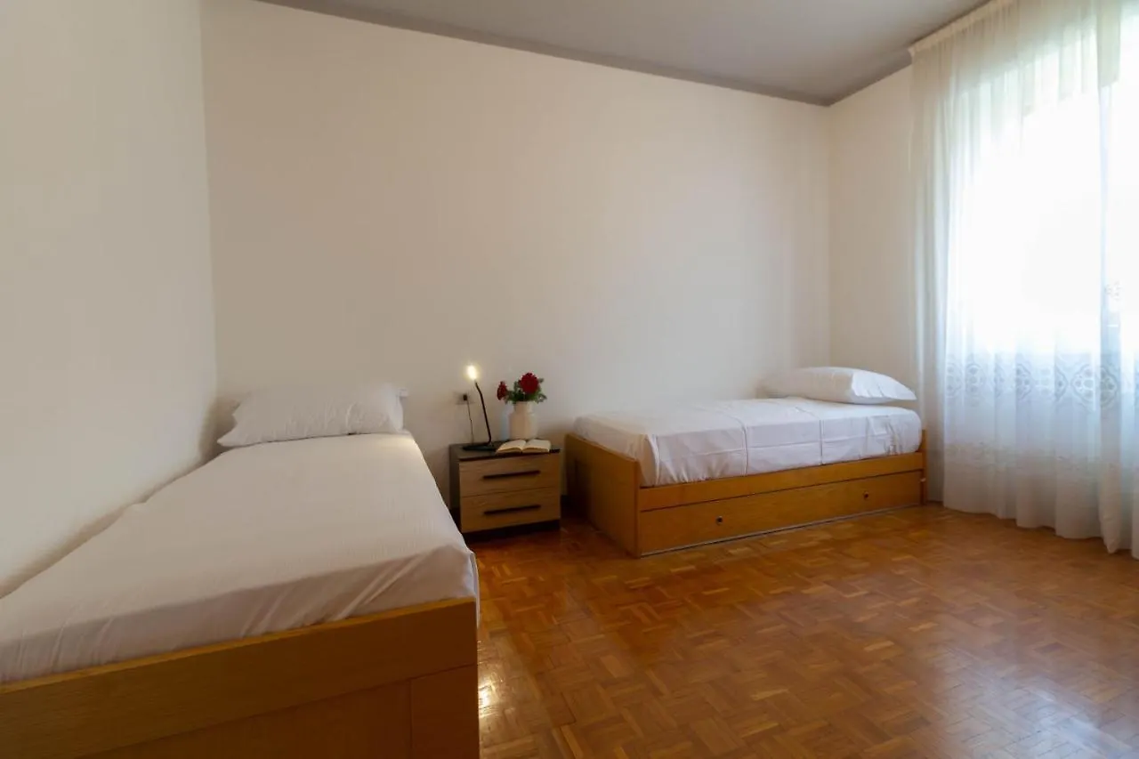 Mamma Ciccia Holiday Home - Casa Imperia Mandello del Lario 0*,