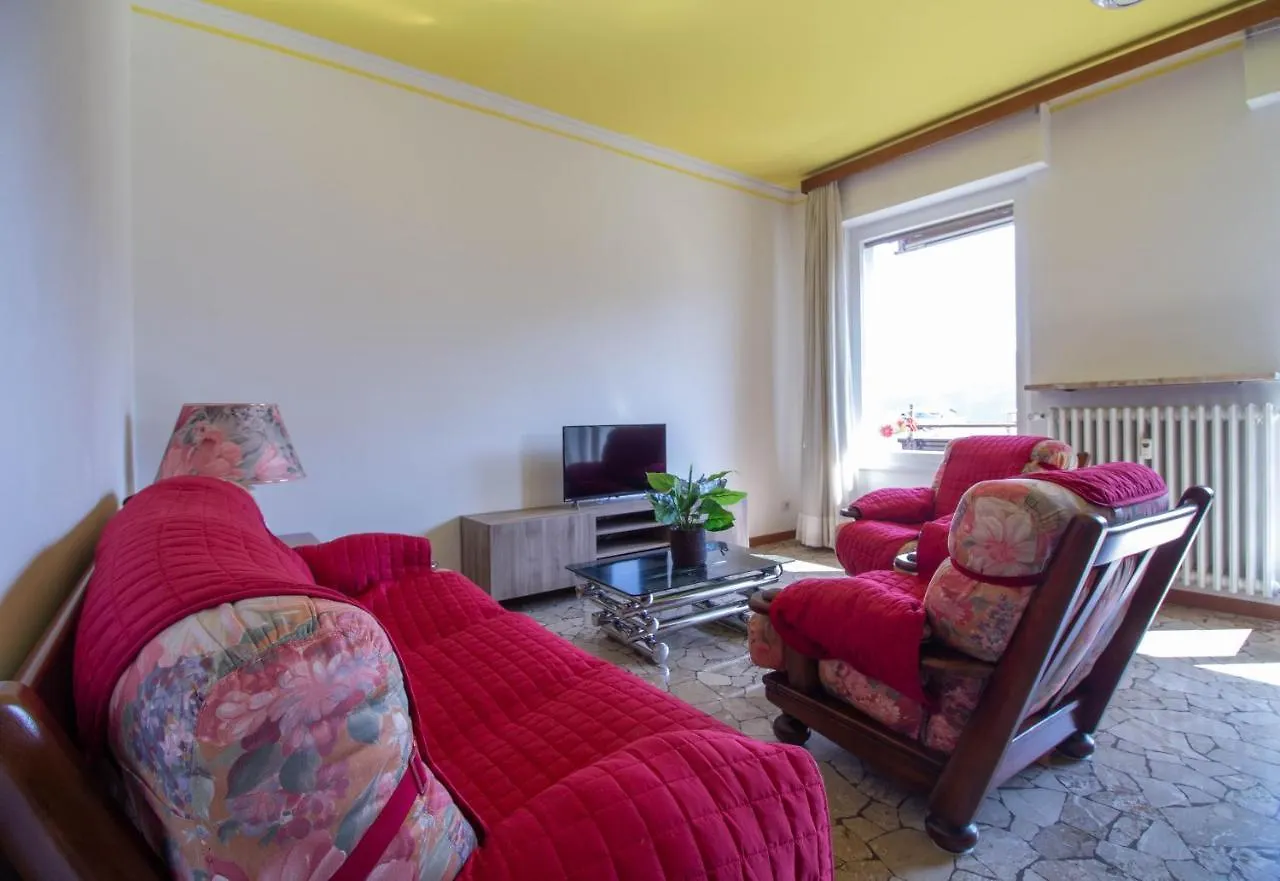 Mamma Ciccia Holiday Home - Casa Imperia Mandello del Lario Italien